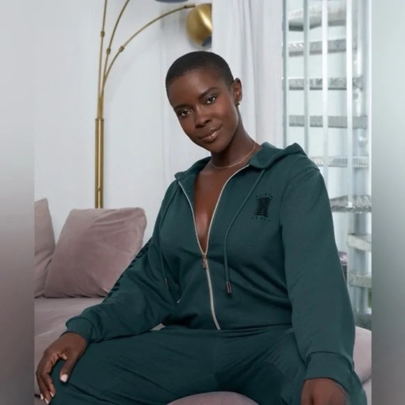 Savage x Fenty Forever Savage Showgirl Hooded Onesie | Hunter Green - Picture 3 of 12